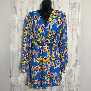 Women’s Lulu’s Long Sleeve Dress size M